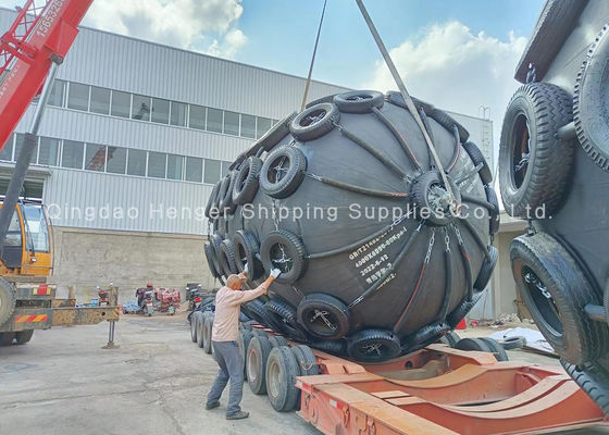 Qualité 50 kPa et 80 kPa Yokohama Net Type Pneumatique Fender en caoutchouc pour les structures flottantes de navire à navire et de navire à port usine