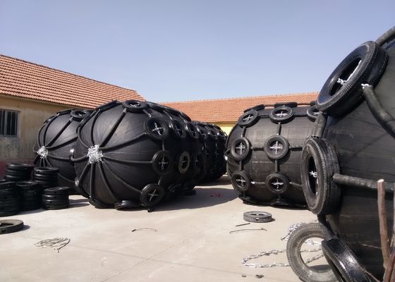 Qualité Défense en caoutchouc marine d'origine, très durable et de longue durée, conforme à la norme ISO 17357 2014 usine