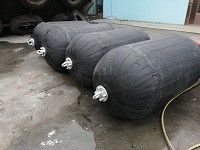 Qualité Amortisseur en caoutchouc de quai d'équipement de protection d'amortisseur pneumatique de type élingue usine