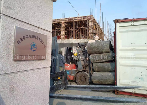 Qualité DNV délivrent un certificat le lancement pneumatique de 1.8x12m Marine Rubber Airbags For Ship usine