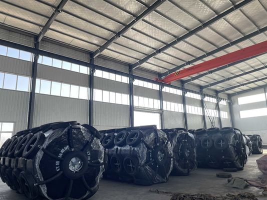 Qualité amortisseur rempli de mousse de 2X4m avec l'épaisseur à chaînes de la densité 19mm Polyurea de ³ du filet 70kg/M usine