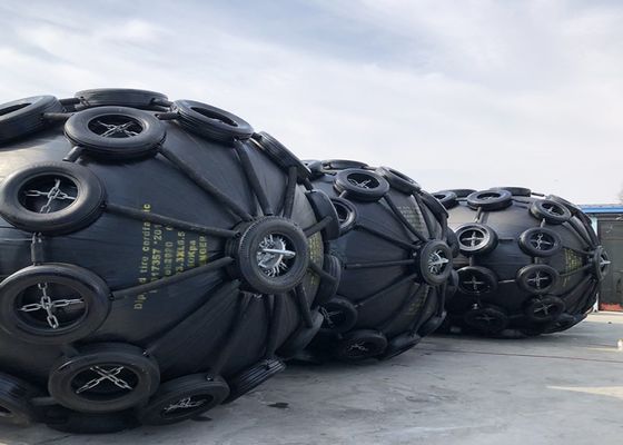 Qualité Type en caoutchouc pneumatique amortisseur de CTN Yokohama pour le chantier naval usine