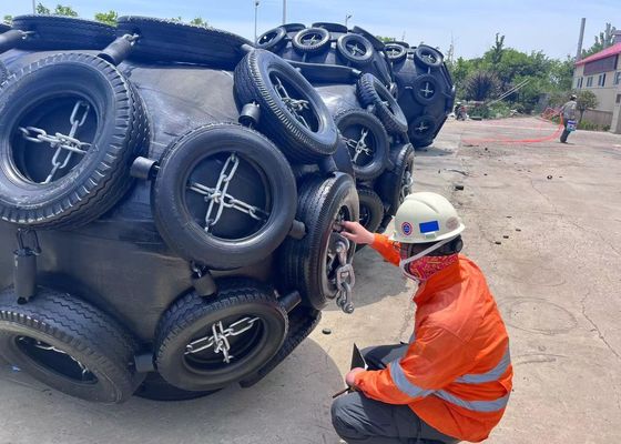 Qualité Fenders pneumatiques en caoutchouc de type Yokohama pour bateaux ou navires usine