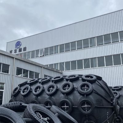 Qualité Défenses pneumatiques en caoutchouc ISO17357 pour usage maritime, tailles 2.0-2.5m usine