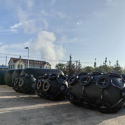 Qualité Inflatable Rubber Fender 50kpa & 80kpa for Ship-to-Ship Transfer usine
