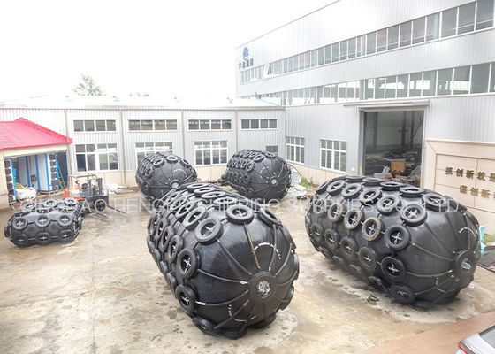 Qualité Fender en caoutchouc pneumatique noir de marine certifié ISO17357 80Kpa usine