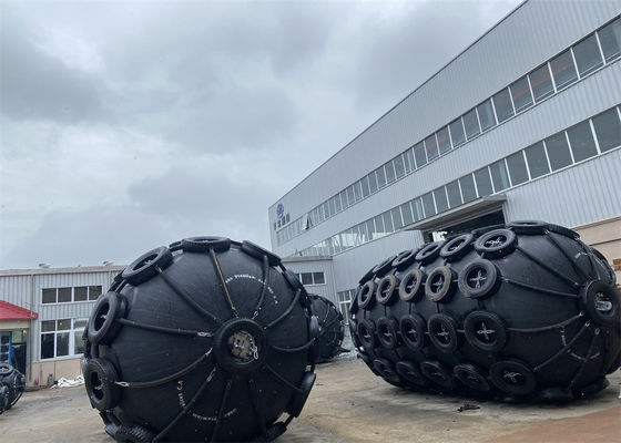 Qualité 50Kpa 3,3*6,5M Fender en caoutchouc pneumatique de type Yokohama avec pneu à chaîne usine