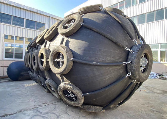 Qualité Les éclaboussures flottantes en caoutchouc pneumatique de type Yokohama ISO 17357 usine