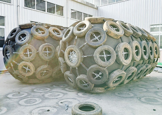 Qualité Fendeur en caoutchouc naturel pneumatique marin pour amarrage de navires usine