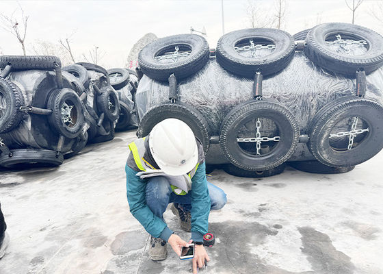 Qualité Des ailes remplies de mousse résistantes au vieillissement pour une protection durable usine