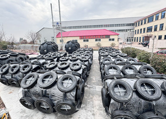 Qualité Base navale flottante Matériau EVA rempli de mousse pour la protection des bateaux usine