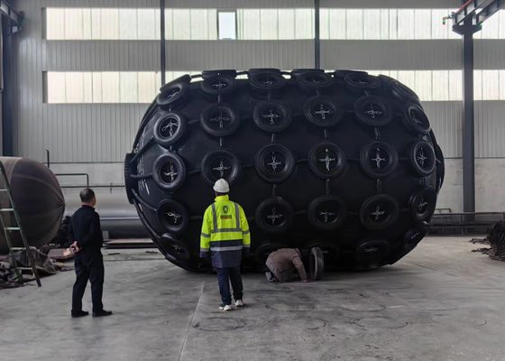 Qualité Certificat SGS 50 Kpa 80 Kpa Fender pneumatique en caoutchouc de type Yokohama usine