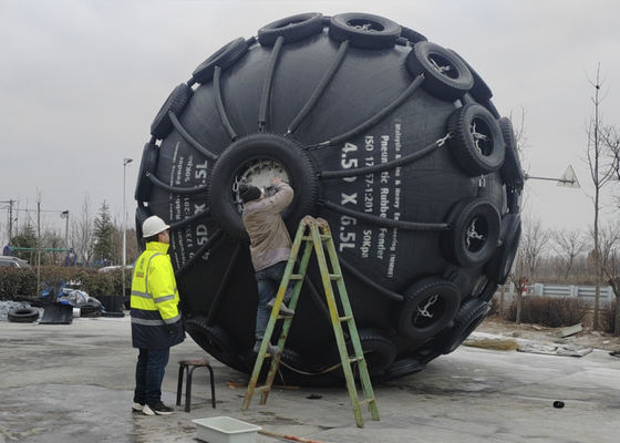 Qualité Pneumatique flottant en caoutchouc marin de grande taille usine