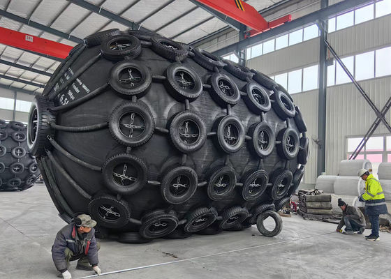 Qualité ISO17357-2014 Parure pneumatique flottante en caoutchouc de type yokohama usine