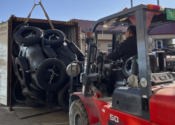 Qualité Pneumatique flottant en caoutchouc marin de grande taille usine