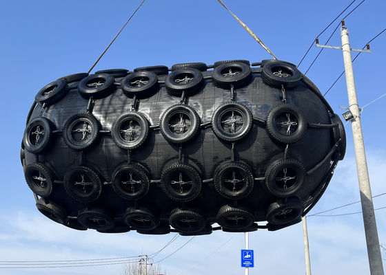 Qualité 6 to 12 Years Design Life Pneumatic Marine Fender with 50kPa/80kPa Working Pressure for Ship-to-ship and Ship-to-dock Protection usine