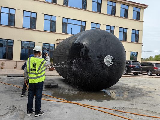 Qualité ISO 17357-2014 Fender marine Fender en caoutchouc pneumatique de type Yokohama usine