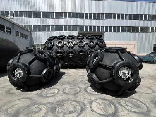 Qualité Protéger le quai par des chenilles pneumatiques flottantes usine