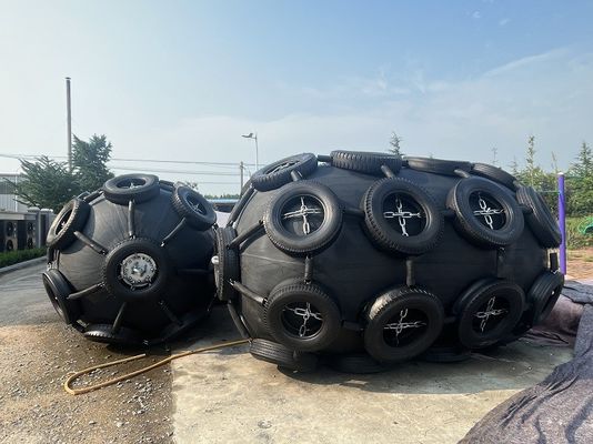 Qualité Améliorer la productivité des défenses pneumatiques marines 50/80Kpa, conception haute pression usine