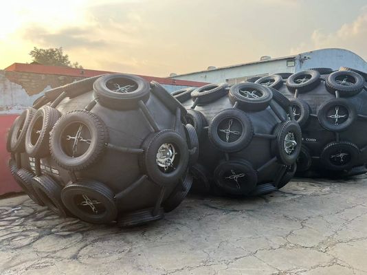 Qualité Fender en caoutchouc pneumatique noir de bonne qualité STS 50Kpa type Yokohama usine