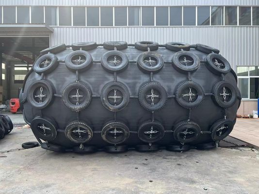 Qualité Pneumatique de type lance et filet de caoutchouc marin usine