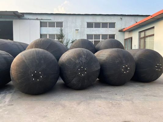 Qualité Yokohama Marine Fenders caoutchouc et SS bonne résistance à la corrosion pour les navires et les quais de la marine usine