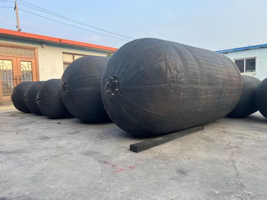 Qualité Yokohama Marine Fenders caoutchouc et SS bonne résistance à la corrosion pour les navires et les quais de la marine usine