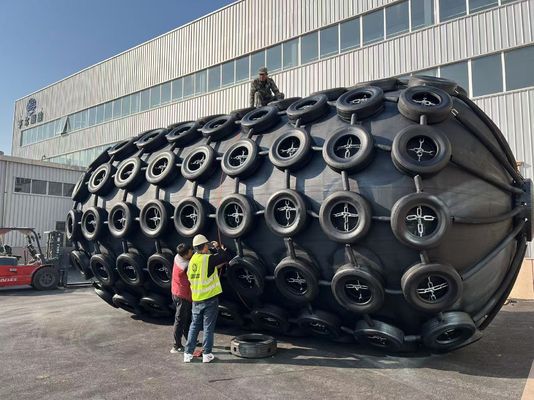 Qualité Protection du front de mer Pneumatiques pour bateaux, diamètre 0,5 m à 4,5 m usine