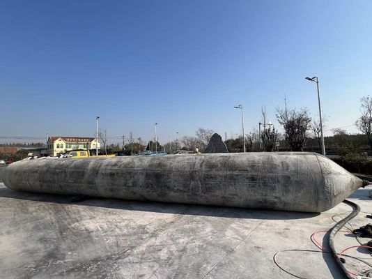 Qualité résistance en caoutchouc et en fibres synthétiques Airbag en caoutchouc marin Excellente pression de rupture 0,3 MPa à 0,5 MPa Idéal pour les applications marines usine