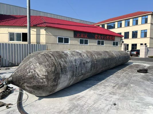 Qualité Inflatable Barge Docking Airbag Pressure Range 0.2-0.4Mpa Provide Safe Protection During Barge Mooring Docking usine