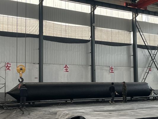 Qualité Inflatable Barge docking airbag pressure range 0.2-0.4Mpa designed to provide safe protection during barge mooring and docking usine