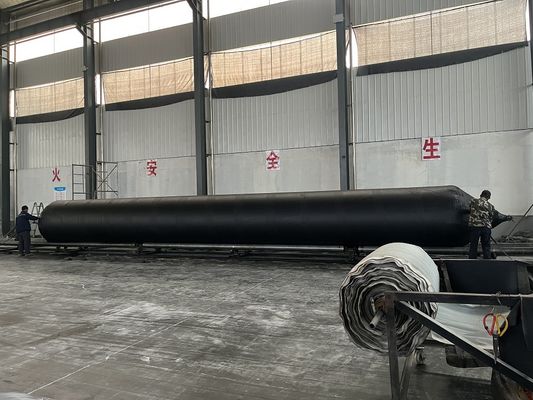 Qualité Airbag en caoutchouc marin gonflé avec de l'air comprimé Idéal pour les applications de levage et de lancement en mer usine