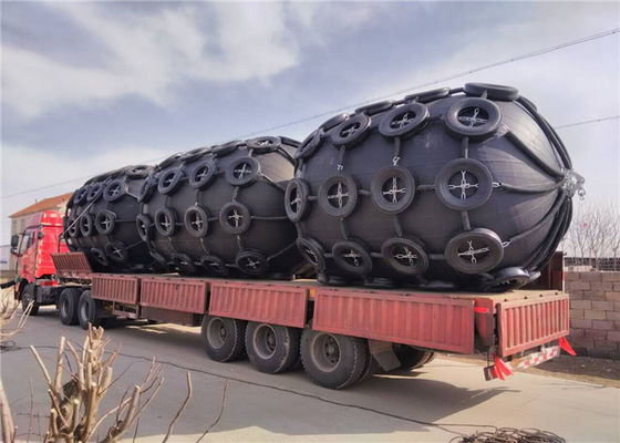 Qualité Longévité élevée d'amortisseurs gonflables de bateau de bride galvanisée par Q235 pour le chantier naval usine