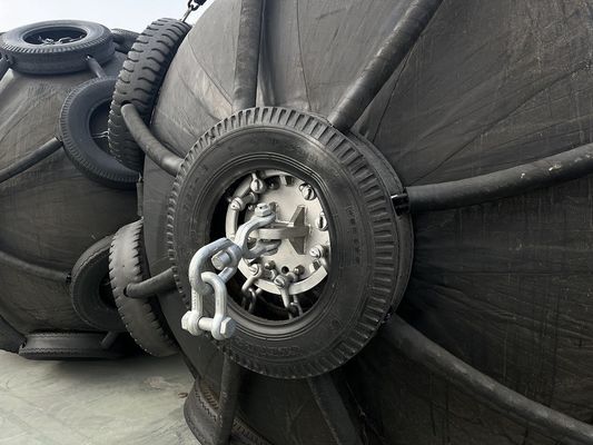 Qualité Fender en caoutchouc pneumatique noir avec une bonne résistance à l'abrasion Durée de conservation 24 mois usine