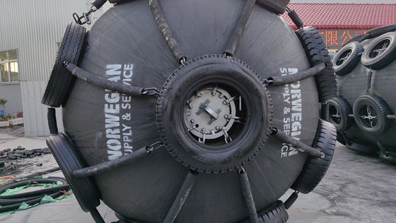 Qualité Fabrique de navires Offshore Pneumatique Marine Fenders Enroulement général usine