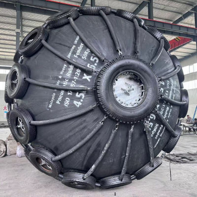 Qualité Initial Internal Pressure 80kpa Marine Fendre Net Type Ideal for Marine Vessel Impact Absorption and Dock Safety Systems usine