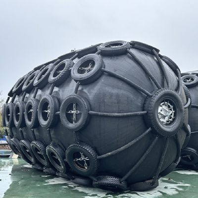 Qualité ISO 17357 Certified Natural Rubber Pneumatic Fender with 50Kpa Working Pressure for Marine Safety usine