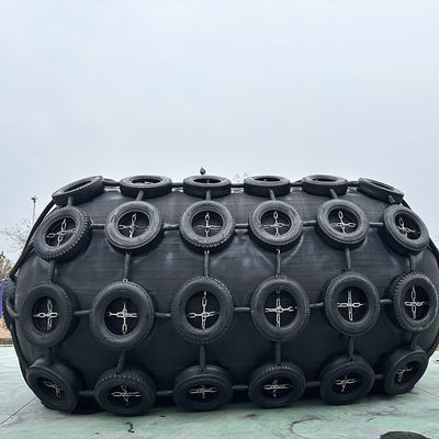 Qualité 50kPa Pneumatic Marine Fender Yokohama Fender for Ship-to-ship with 6-10 Years Lifespan usine