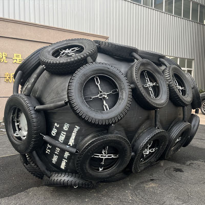 Qualité ISO 17357 Certified Natural Rubber Pneumatic Fender with 50Kpa Working Pressure for Marine Safety usine