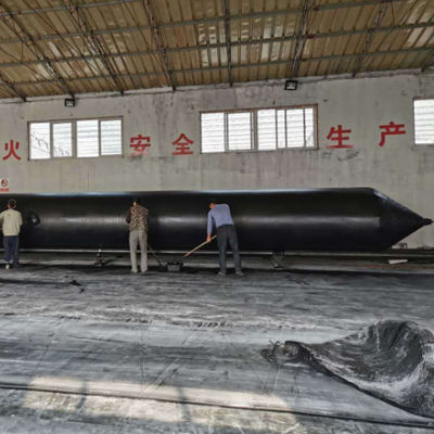 Qualité Coussin gonflable en caoutchouc marin de taille personnalisée pour le levage et l'accostage de navires usine