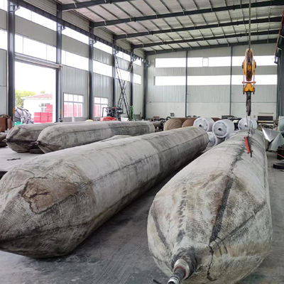 Qualité Airbags gonflables en caoutchouc pour le transport maritime dans les quais usine