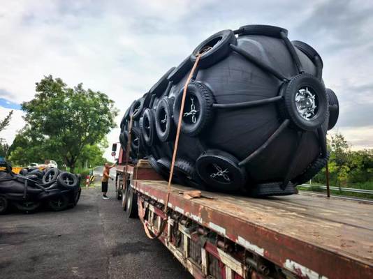 Qualité Airbag marin en caoutchouc pour navire, diamètre 0,4M à 4,5M, pour applications maritimes lourdes et protection de navire usine