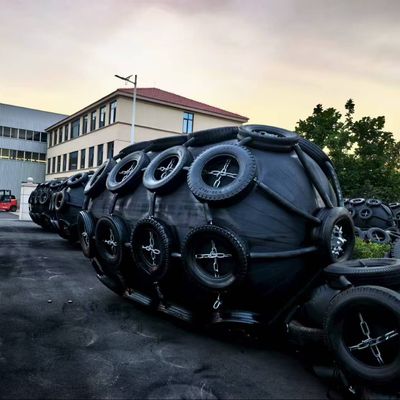 Qualité Défense en caoutchouc pneumatique ISO17357 pour la protection contre les collisions maritimes usine