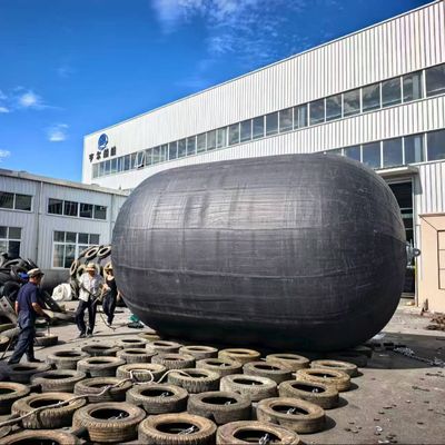 Qualité Airbag en caoutchouc marin pour navires, diamètre 0,4M-4,5M, équipement de sécurité durable DNV pour opérations de lancement et d'accostage de navires usine