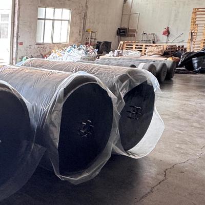 Qualité High Elasticity Anti-Leakage Aging Resistance Foam Filled Fender EVA Solid Fender Customized for Marine Applications usine