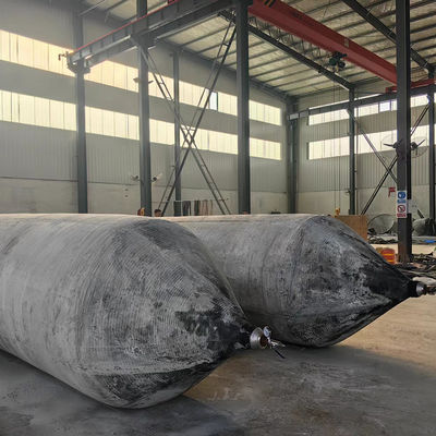 Qualité Marine Rubber Airbag with Integrated Inflation Hose Connection for Quick Air Supply in 0.8-3 M Diameter and 4-25 M Length usine