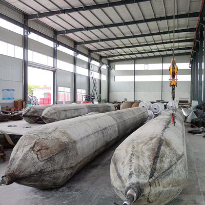 Qualité Coussin gonflable en caoutchouc marin robuste avec un diamètre de 0,8 à 3 m et une longueur de 4 à 25 m pour le lancement et le renflouement de navires usine