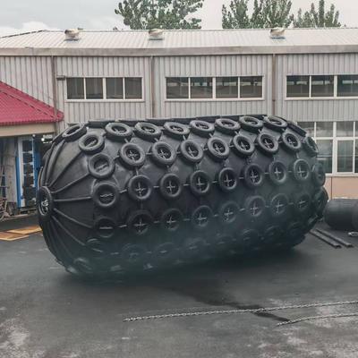 Qualité Défense pneumatique en caoutchouc certifiée ISO17357 avec une pression interne de 50 kPa et 80 kPa pour une protection marine flottante supérieure usine