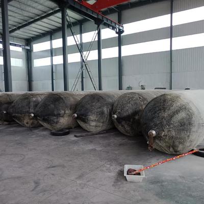 Qualité Marine Rubber Airbag with Integrated Inflation Hose Connection for Quick Air Supply in 0.8-3 M Diameter and 4-25 M Length usine