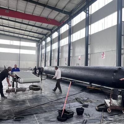 Qualité Lancement de coussins gonflables en caoutchouc marin pour le levage de coques de navires, opérations de lancement et d'amarrage de navires, durables usine